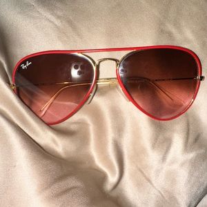 Like New Red Ray Ban Aviator Sunglasses and Case